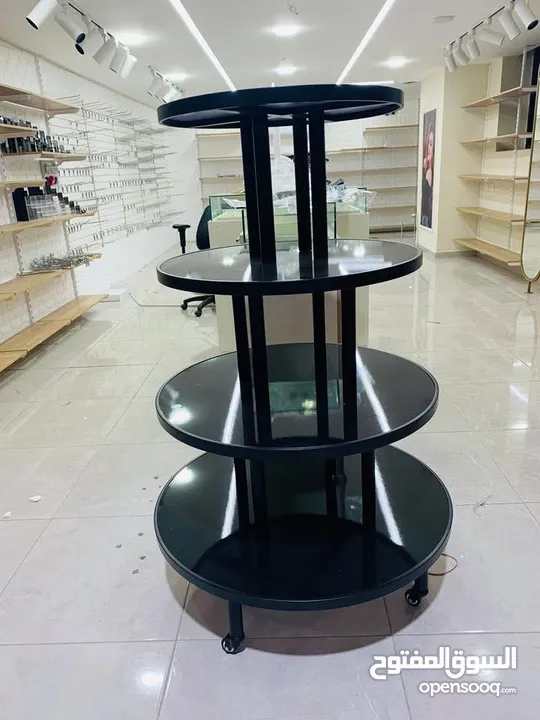 فرصة ذهبية للمعنيين" ديكور محل بوضع ممتاز"