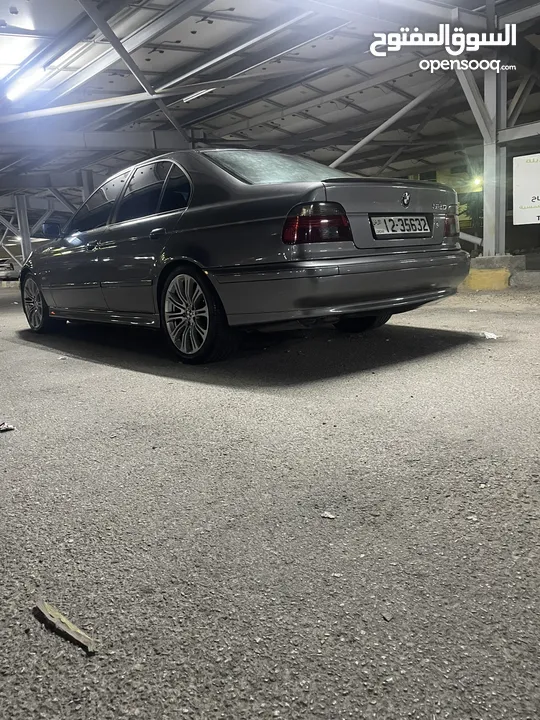 BMW E39   دب 2003 اصلي فحص كامل ليست بحاجة الى شيء