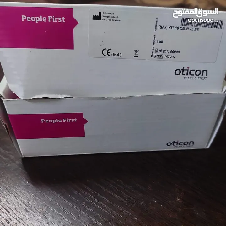 سماعات اذن أصلية نوع Oticon للبيع وضعها ممتاز