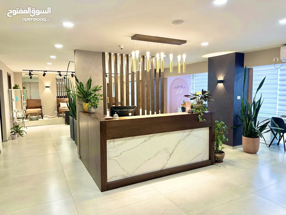 مركز تجميل للبيع مع معدات حديثة