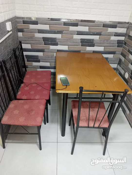 Dining table for sale