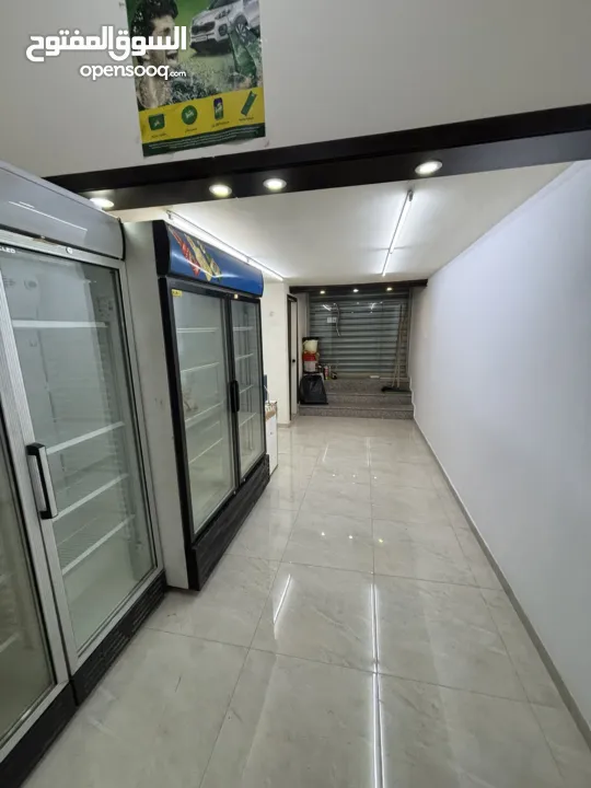 محل تجاري في نابلس شارع سفيان   على الشارع للبيع