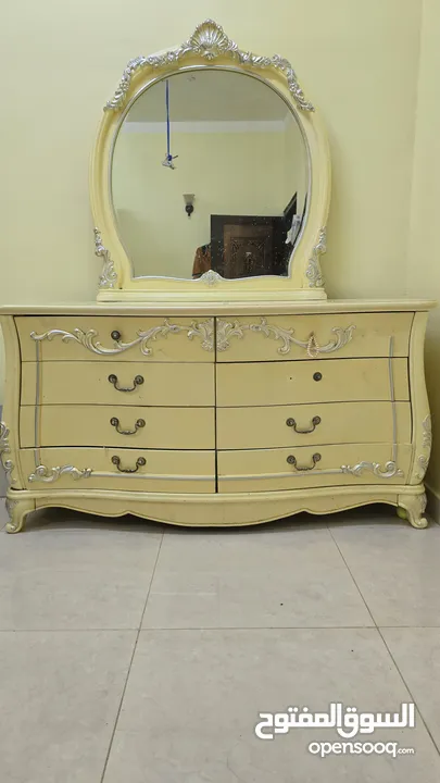 6 door Cupboard dressing table and chest