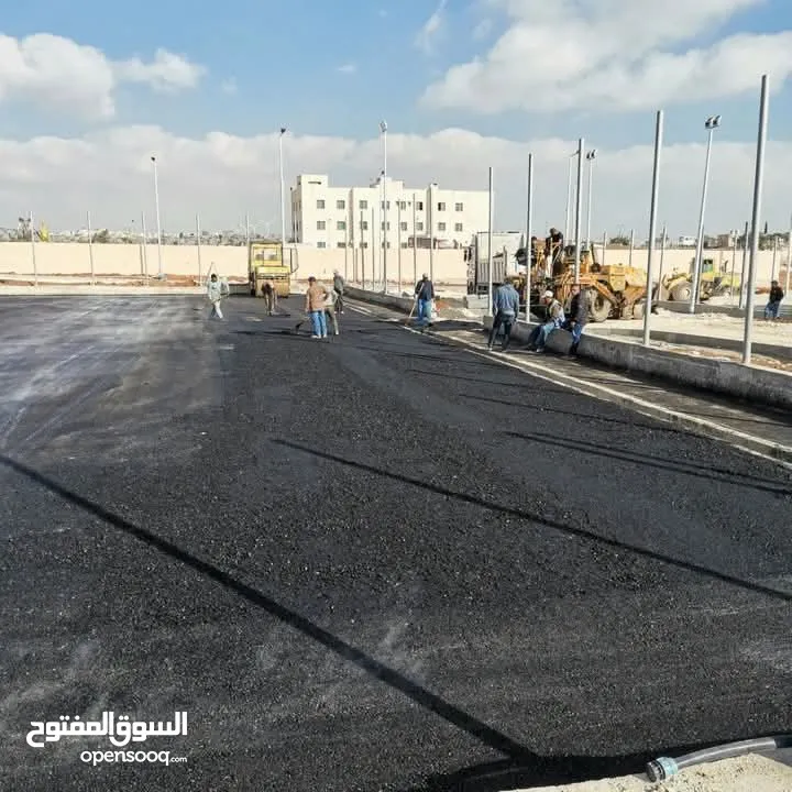 تزفيت الساحات والطرق والمزارع والمدارس المتر