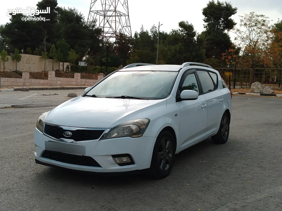 كيا سييد. ديزل سنة 2011 اوتوماتيك لقطه نخب