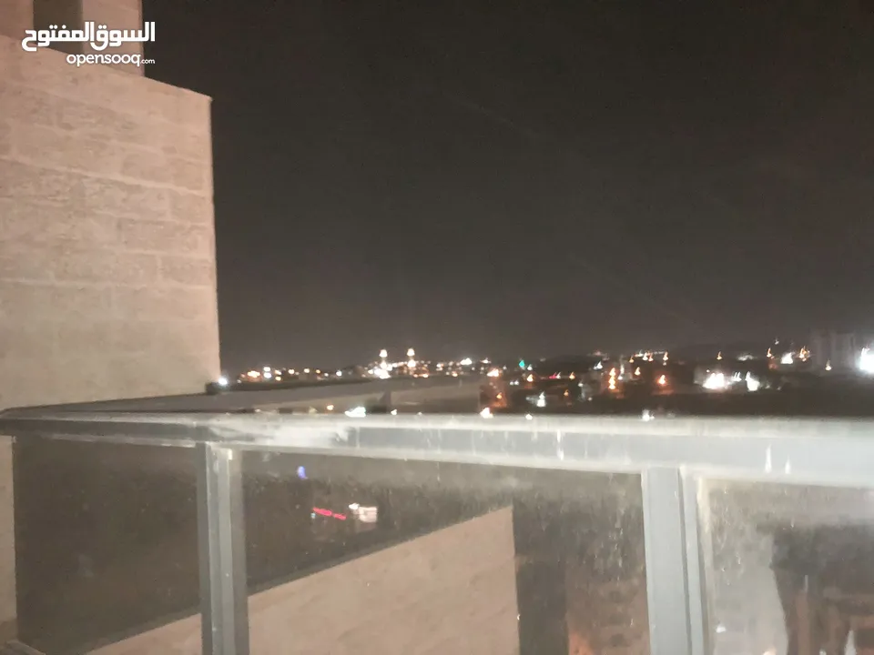 ستيديو للايجار  رووف