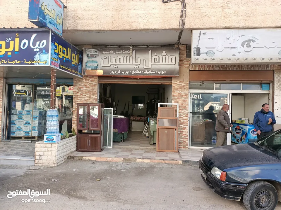 مخزن تجاري للبيع في منطقة عبين