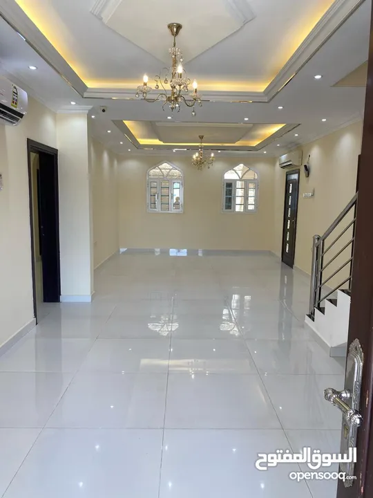 6 Bedrooms Villa for Sale in AlKhuwair REF:1155R