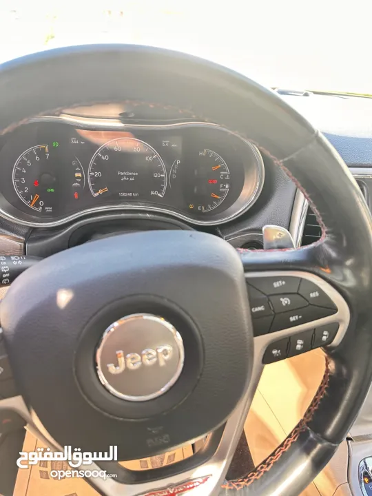 جراند شوروكي 2016 محرك بنزين بقوه 3600cc جير اوتوماتيكي مكون من 8 سرعات نظام دفع رباعي امريكي مميز