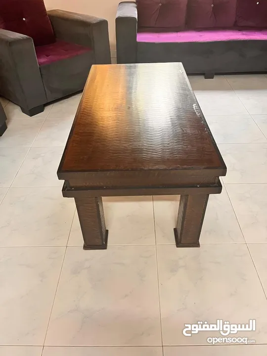 اثاث مستعمل بحالة جيدة (طقم كنب/ طاولة سفرة/ مزنون/ طاولة وسط/ براويز/ برداي)