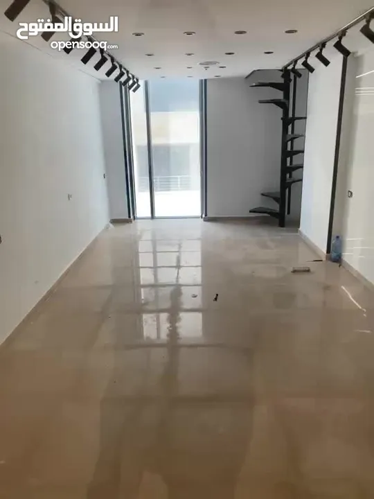 محل تجاري في مجمع حنانيا وخراز الجديد