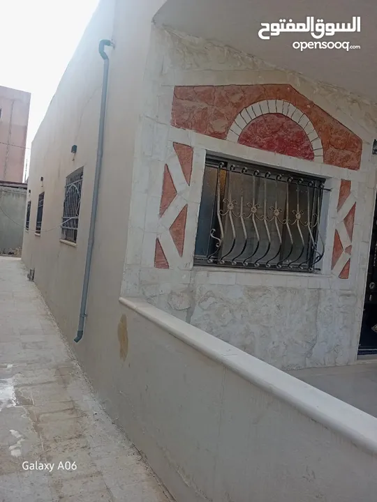 مأدبا / منزل مستقل شبه فيلا  حديث للايجار في منطقه  الفيحاء.يصلح حضانه أو روضه أو جمعيه أو سكن.