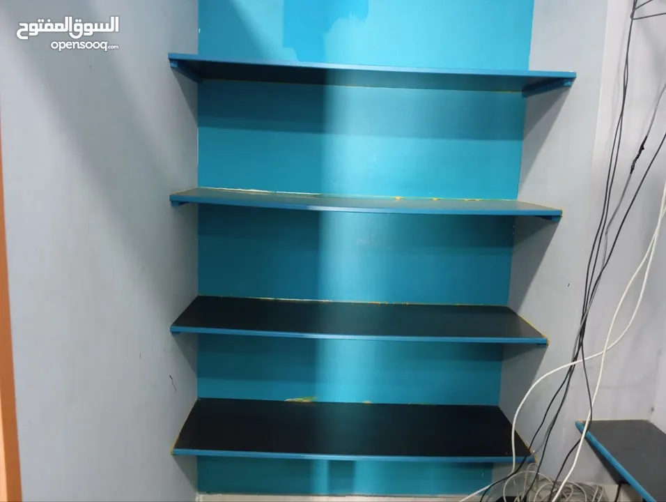 أثاث مكتبي بحالة ممتازة، مكتبة، كراسي، طاولات، مكاتب حائط، ريسبشين، رفوف،