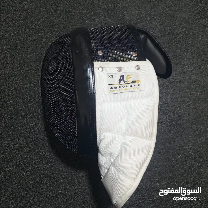 خوذة مبارزة بحالة ممتازة