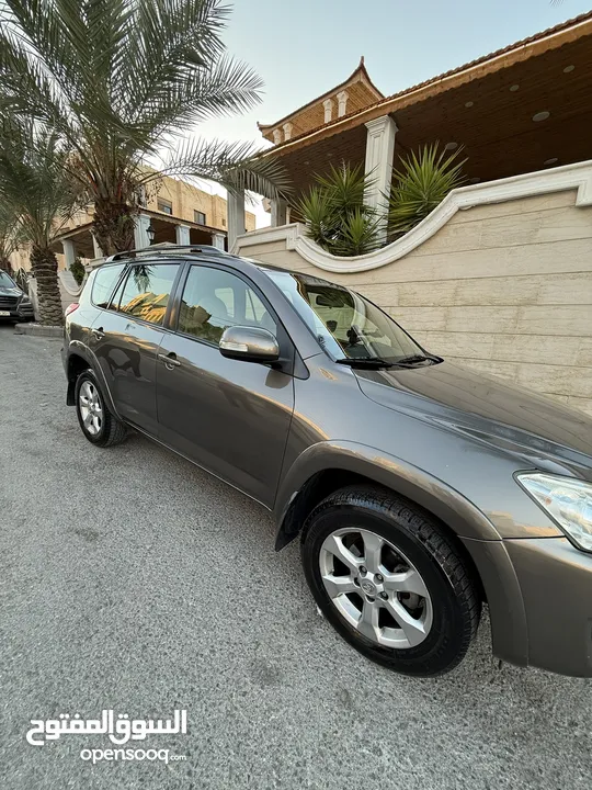 تويوتا راف فور 2013