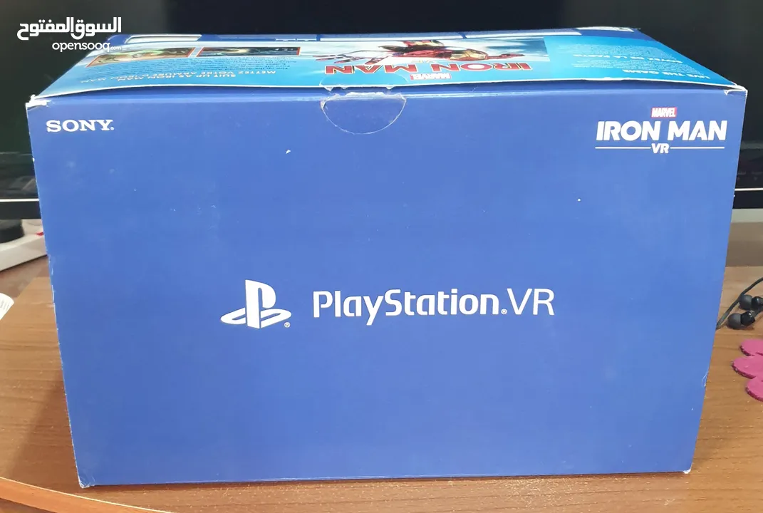 playstation VR excellent condition all accessories  ironman game, بلايستيشن في آر حالة ممتازة 2سي دي