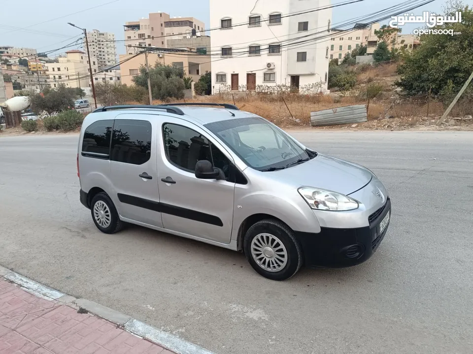 بيجو باتنلر 2015 ديزل بسعر حررق 37000 ألف نقدا البدل وارد منبدل هوك خلفي غرفه جلد