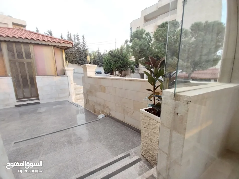 شقة للايجار في دير غبار  ( Property 35142 ) سنوي فقط