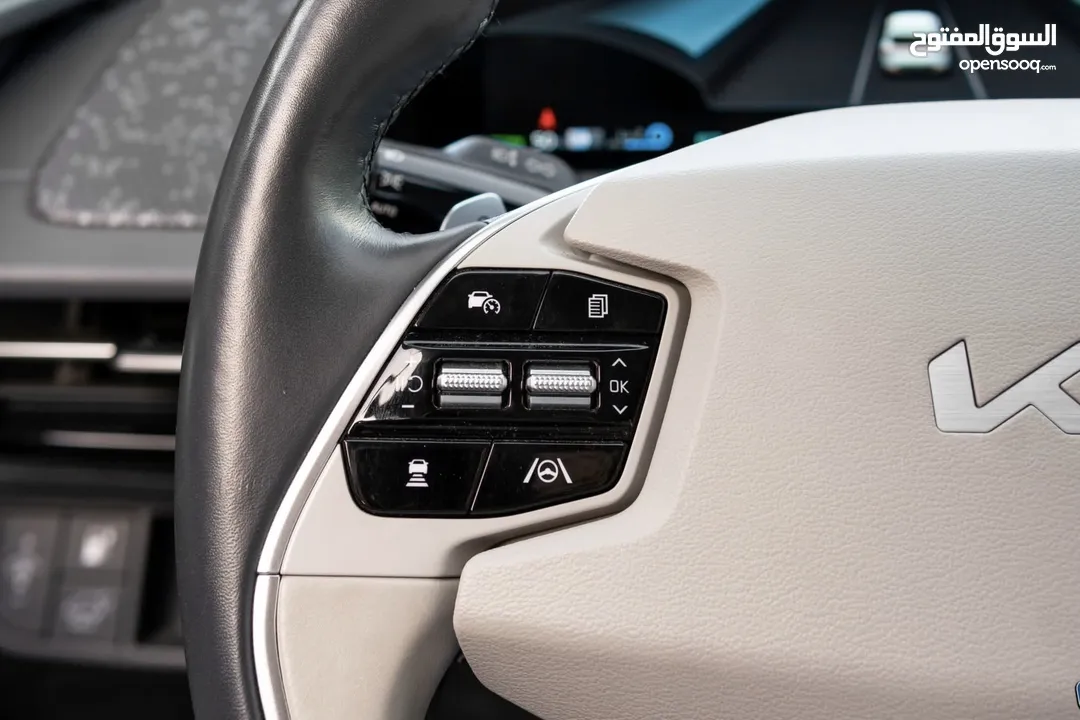 Kia EV6 2022 دفع رباعي بطاريه كبيره فل مسكر  فل اضافات خمس كميرات لون مميز