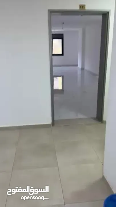 شقة مميزة بجانب السرية