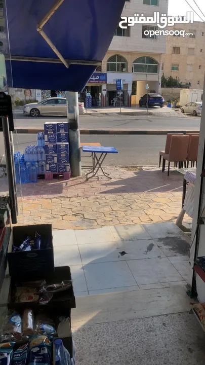 سوبر ماركت للبيع لأن الشب طالب جامعه ولا يستطيع التوفيق بين المحل ودوامه