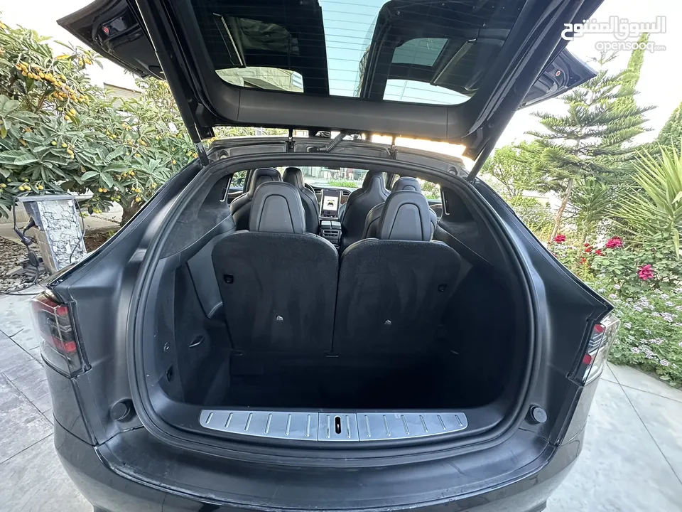 Tesla Model X وارد الشركة مميزة جدا
