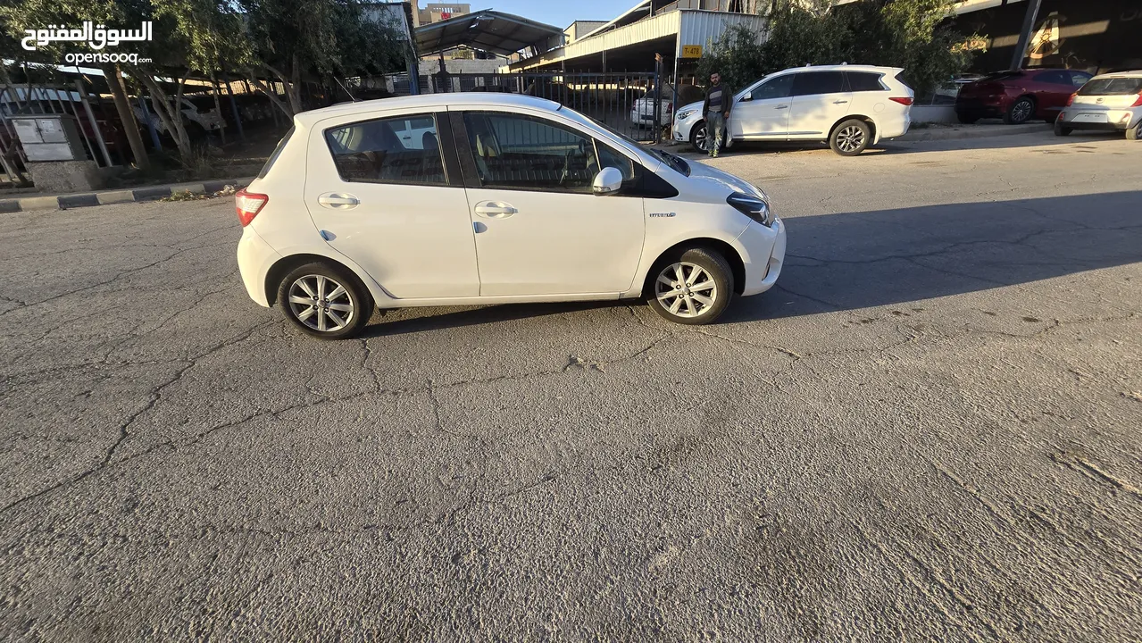 تويوتا يارس هايبرد  Toyota yaris hybrid