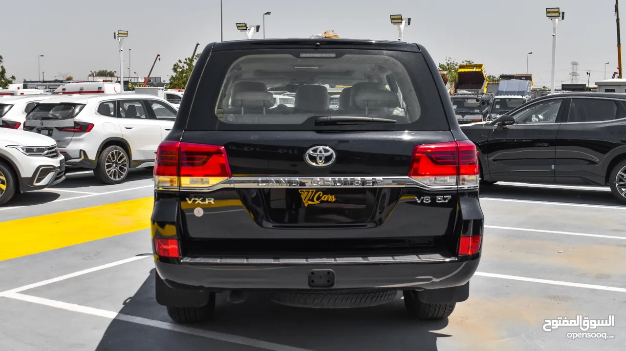 TOYOTA LAND CRUISER VXR  5.7L V8  2021  GCC