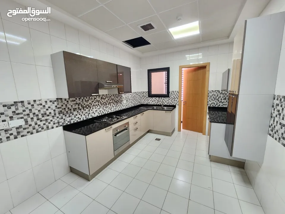 6Me6 Modern 2bhk flat for rent with sharing pool in Qurum شقة للايجار مع بركة سباحة في القرم