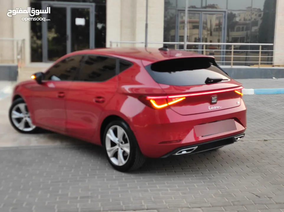 سيات ليون اف ار فل اضافات ماعدا الفتحة  محرك1500بنزين اتوماتيك