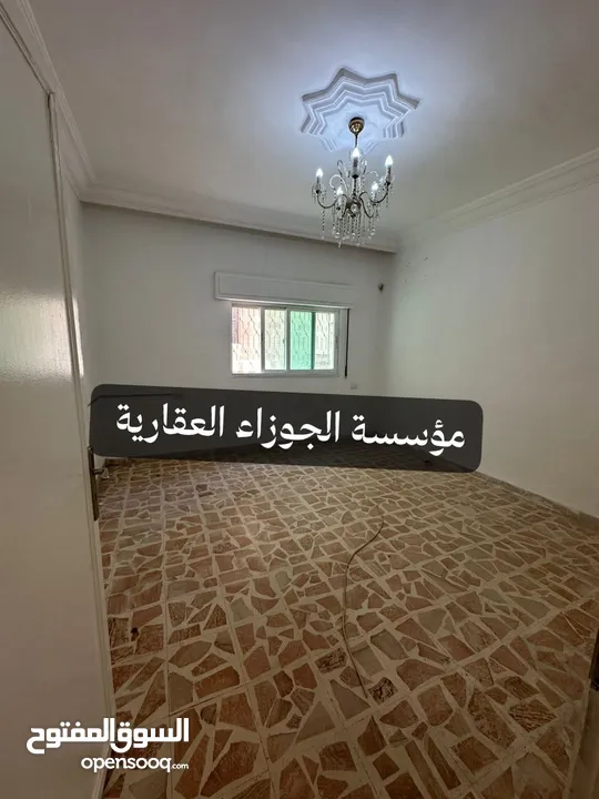 شقة فارغة للايجار في منطقة الذراع الغربي 200 دينار شهري