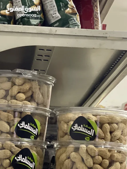 بضاعع سوبرماركت للبيع برنامج محاسبي و مكيف 3 طن جديد