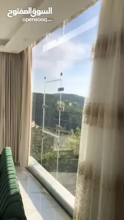 سيكوريت مستعمل شبه جديد مع ماكينا إيطاليًا