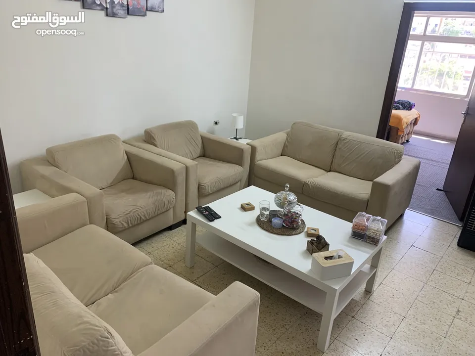 طقم كنب امريكي من شركة the one مختوم .. مكون من مفرد عدد 2 + مجوز عدد 2 خالي من اي عيوب