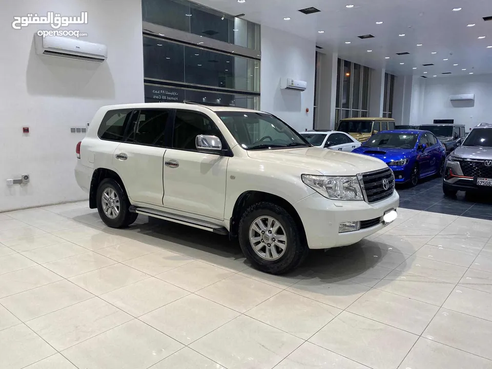 Toyota Land Cruiser GX-R 2010 (White)