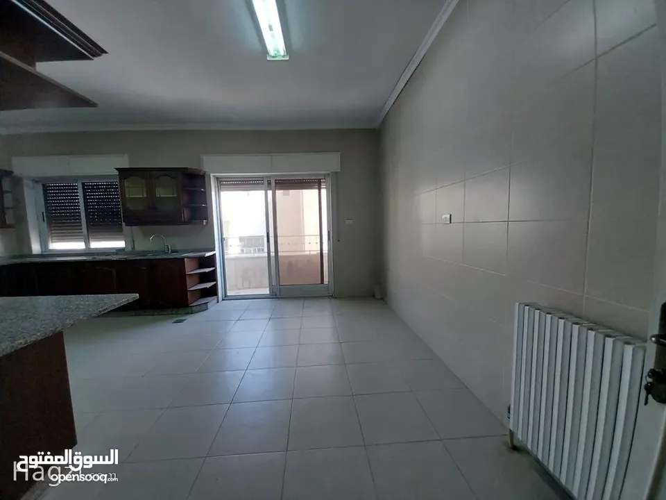 شقة للايجار في الدوار الرابع  ( Property 33512 ) سنوي فقط