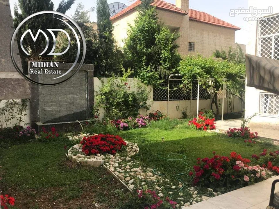 فيلا مستقلة للبيع ام اذينة مساحة 750م تشطيبات و ديكورات سوبر ديلوكس مع تراسات و حدائق بسعر مميز جداً