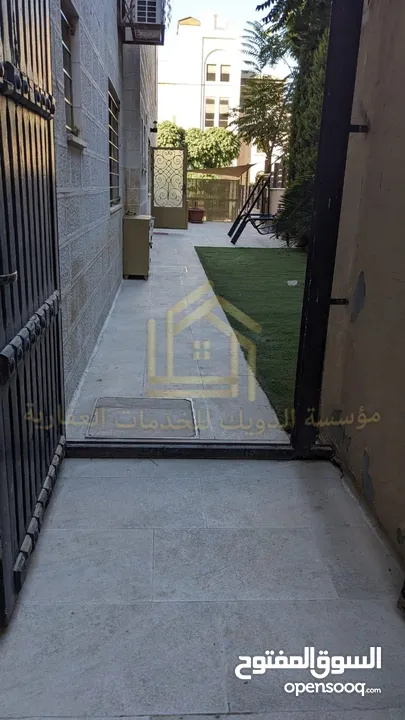 شقة فاخرة - عبدون - 4نوم 2ماستر - حديقة - ترسات - مسبح - أرقى مناطق عبدون -