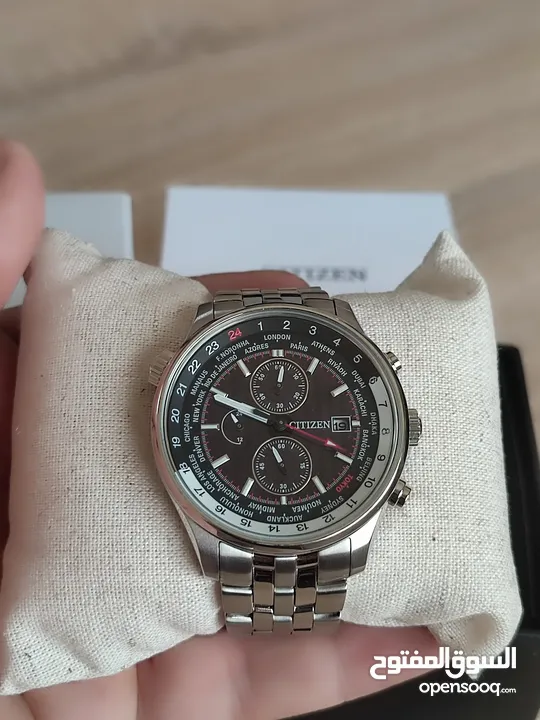 CITIZEN Eco-Drive (تعمل بالطاقة الضوئية لا تحتاج بطارية)