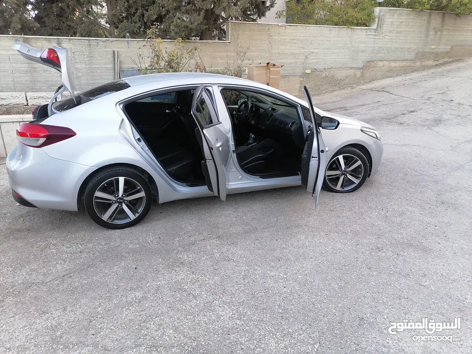 كيا K3 / ماتور 1600 /ديزل /عداد قليل 110  / فحص نخب/ اقتصاديه /الأكثر طلبا