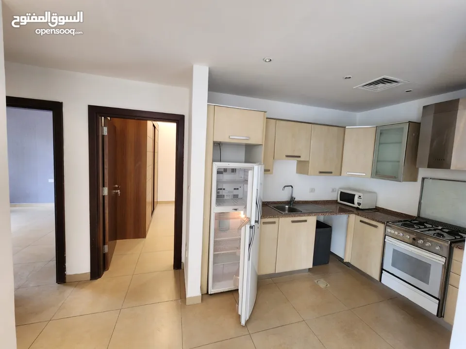 شقة استثمارية فارغة للبيع أو للإيجار - ref : 14589