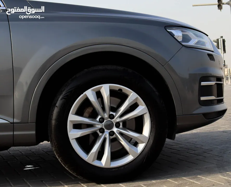 Audi Q7 40 TFSI quattro 2017 V4  GCC, accident-free in excellent condition service history from Audi