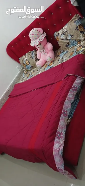 bedroom bed