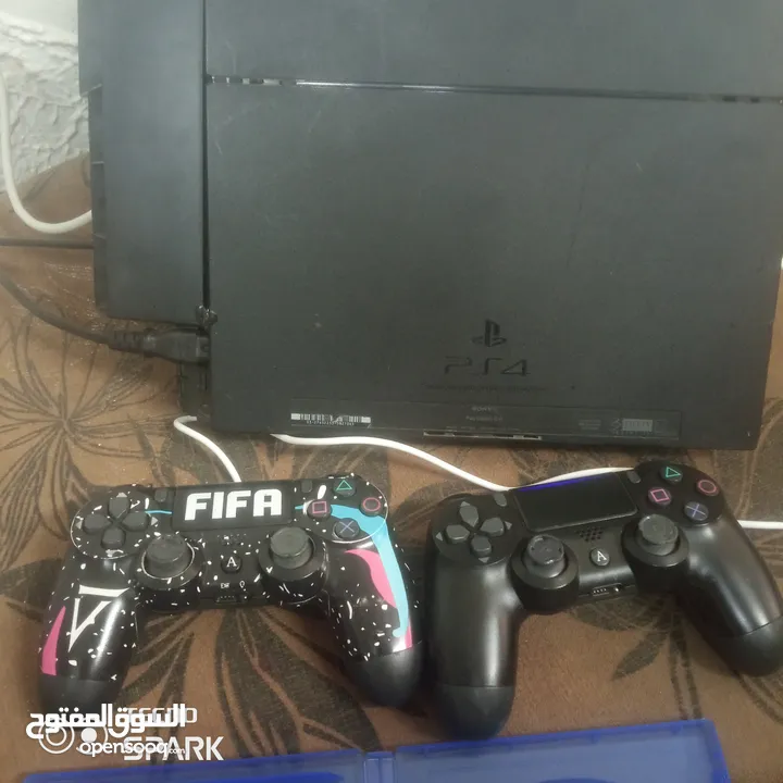 بلايستيشن 4 للبيع بحاله ممتازه جدا