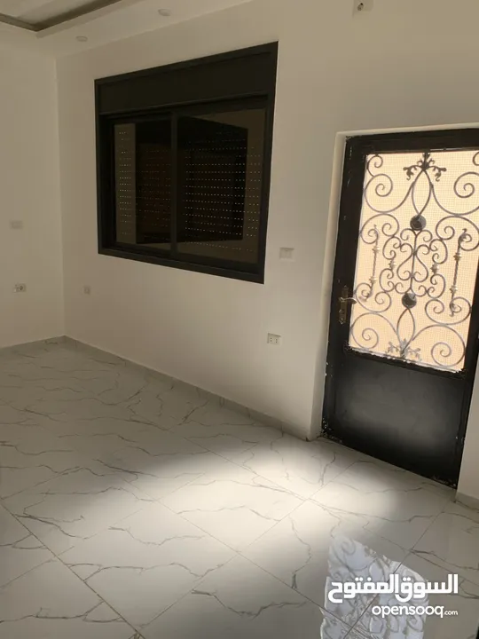 شبه فيلا للإيجار في ماركا الشمالية