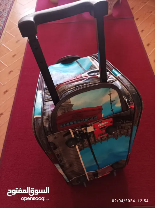 حقيبة سفر حجم عملى جدا ،يمكن استخدام الايدى ك هاند باح،او العجل