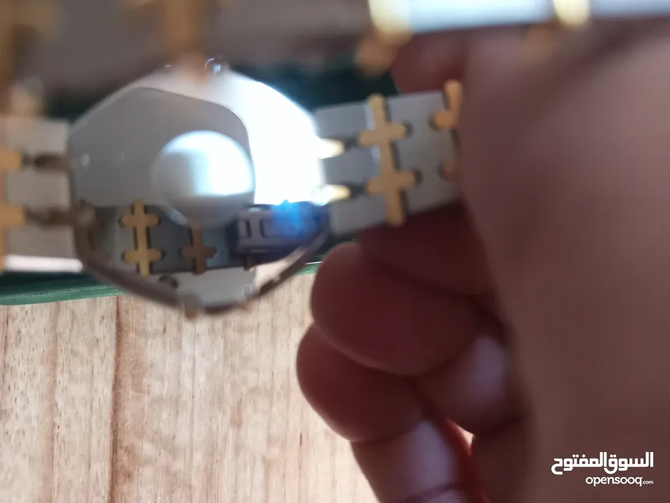 ساعه ذهب سويسريه،نسائيه،  جديده كليا، ,   Gold, Brand new, Swiss-Made, Universal Geneve