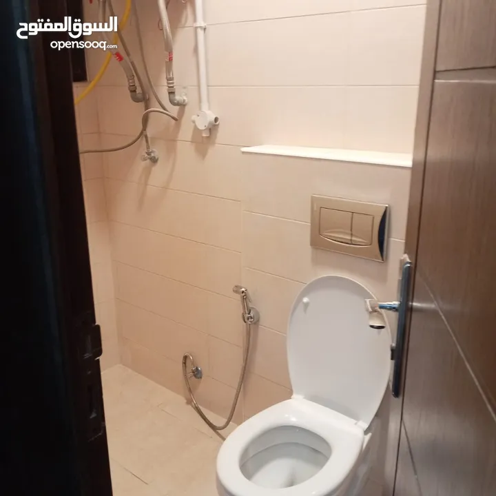 دابوق ـ شقه فارغه فاخره وحصريه ـ  للايجار لم تسكن ـ  سوبر ديلوكس ـ 200 متر ـ 9500 دينار
