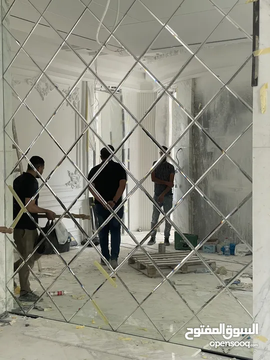 تفصيل وتركيب كافة اعمال السكوريت والشور بوكس ومرايا البقلاوة والديكور ومرايا الانارة