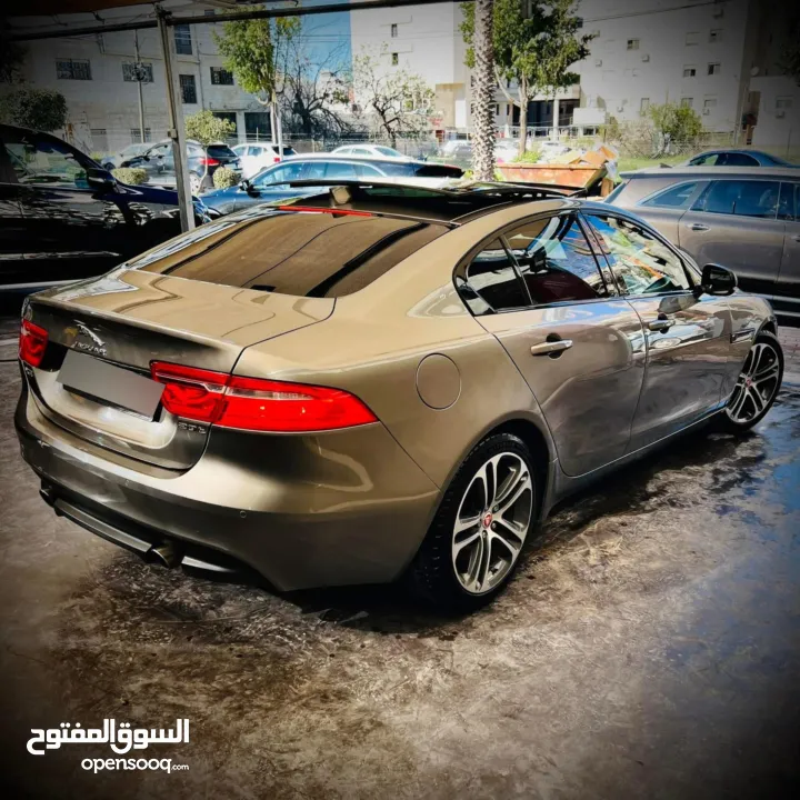جاكوار xe متور 2000بنزين